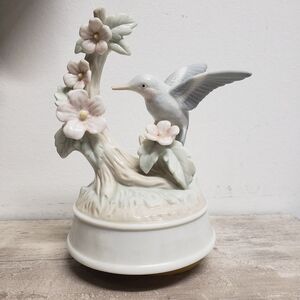 Vintage Porcelain Hummingbird Floral Music Box Rotating Figurine Works Gift Idea